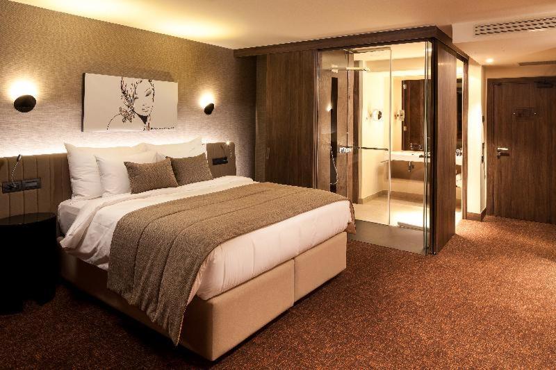 Hotel Kronwell Brașov Cameră foto