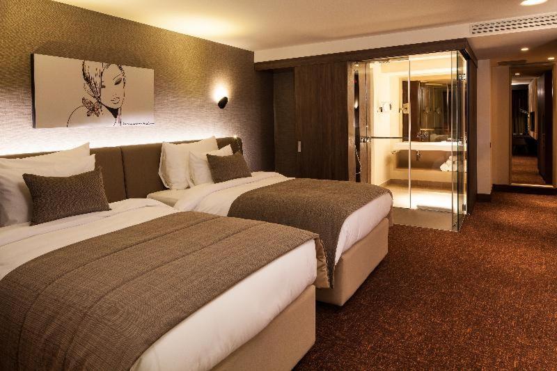 Hotel Kronwell Brașov Cameră foto